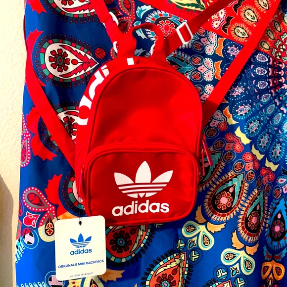 ADIDAS Red/White Mini Backpack 🎒 New!!!!! ✔️😍